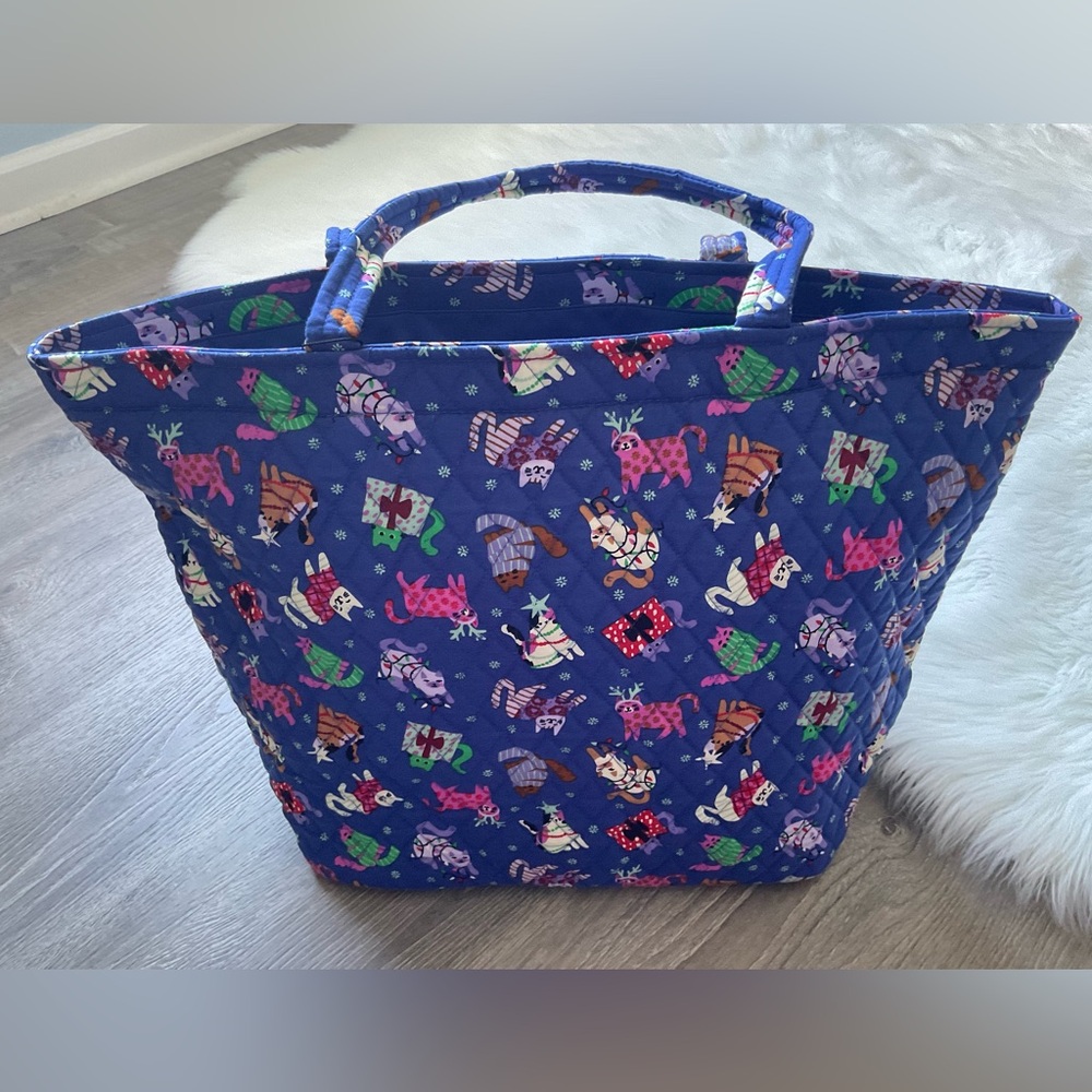 🐾💙VERA BRADLEY Retired Essential Grand Tote Catnip Christmas - Picture 2 of 9